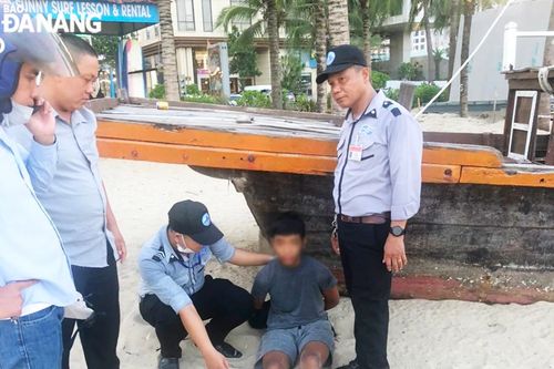 Người dân và du khách cần bảo quản tài sản khi đi tắm biển