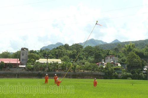 Ðiện lực Tuần Giáo đảm bảo an toàn lưới điện mùa mưa lũ
