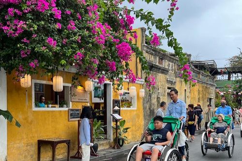 Từ 15-8, nâng thời hạn tạm trú lên 45 ngày đối với công dân 13 nước
