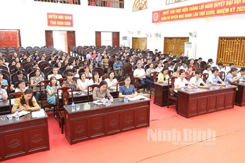 Nho Quan bồi dưỡng lý luận chính trị cho cán bộ, giáo viên