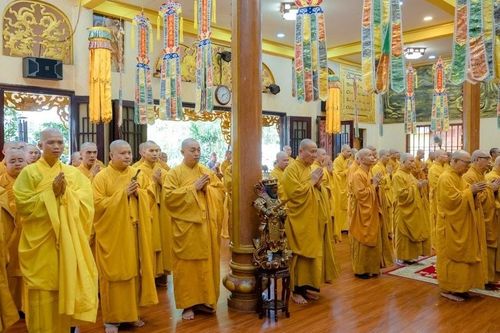 Ban Trị sự GHPGVN Q.3 khen thưởng chư Tăng Ni đạt thành tích trong hội thi diễn giảng cấp Thành phố