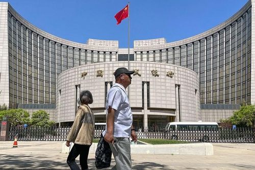 Trung Quốc cắt giảm lãi suất sâu nhất kể từ năm 2020 khi khủng hoảng kinh tế ngày càng sâu sắc