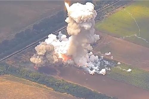 Trận địa S-300 Ukraine nổ lớn sau đòn tập kích của Nga