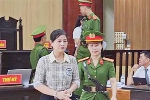 Cựu Giám đốc Sở GD&ĐT Thanh Hóa và thuộc cấp hầu tòa