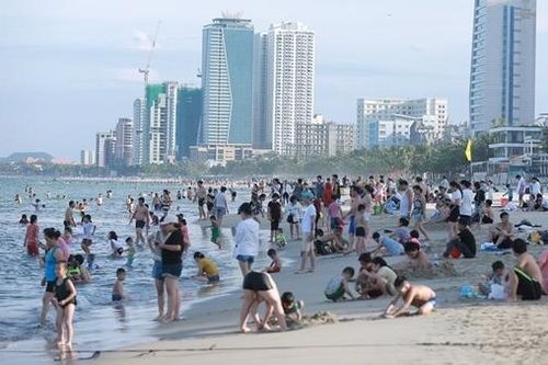 Cẩn trọng kẻo mất tài sản khi đi tắm biển Đà Nẵng