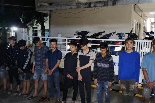 Xử lý nhóm thanh niên đua xe và cổ vũ đua xe trái phép