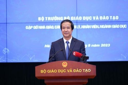 Bộ trưởng Bộ GD&ĐT gặp gỡ cán bộ giáo viên cả nước