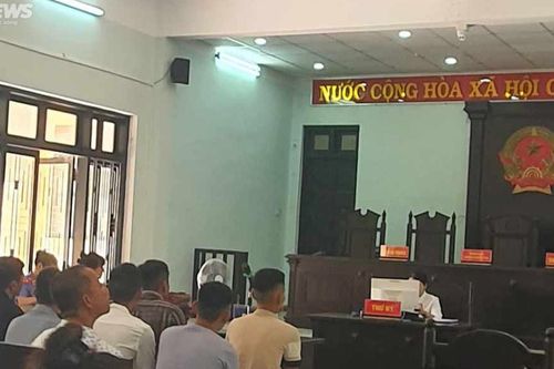 Bị hại bỏ về giữa chừng, phiên tòa xử 'cố ý gây thương tích' ở Huế phải hoãn