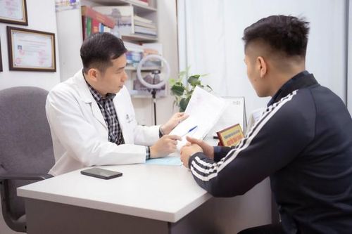 Thanh niên phát hiện vô sinh sau 5 năm mắc quai bị, bác sĩ mách cách bảo vệ tinh hoàn