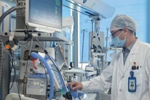 Hai người ở Trung Quốc nguy kịch vì ăn cơm chiên trứng để qua đêm