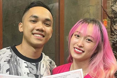 Chàng trai vàng của bóng bàn Việt Nam khoe lấy vợ, nhan sắc bà xã khiến tất cả tò mò