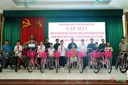 Trao yêu thương, tiếp niềm tin cho học sinh nghèo vượt khó