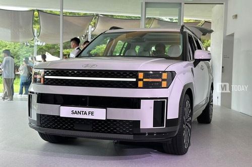 Hyundai SantaFe 2024 bị chê xấu vẫn 'sập web' vì quá nhiều khách đặt mua