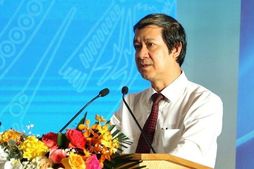 Bộ GD&ĐT yêu cầu Hà Nội chấm dứt cảnh phụ huynh xếp hàng mua hồ sơ xin học