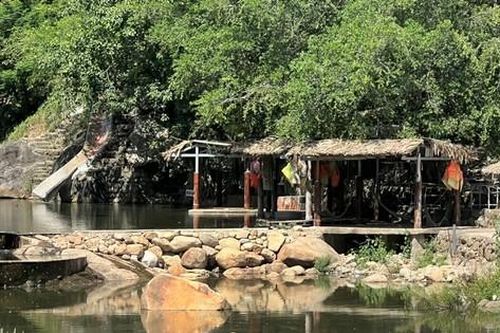 Du khách tắm suối đuối nước tử vong, dừng hoạt động một khu du lịch ở Đà Nẵng