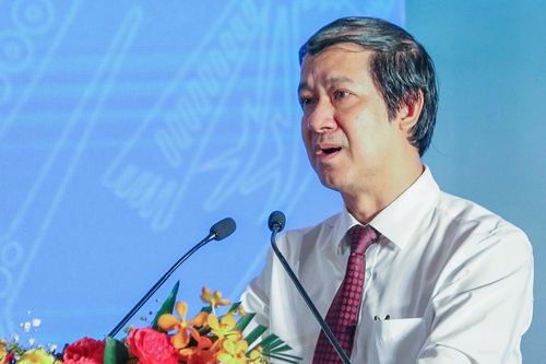 Hà Nội phải chấm dứt cảnh phụ huynh xếp hàng thâu đêm mua hồ sơ