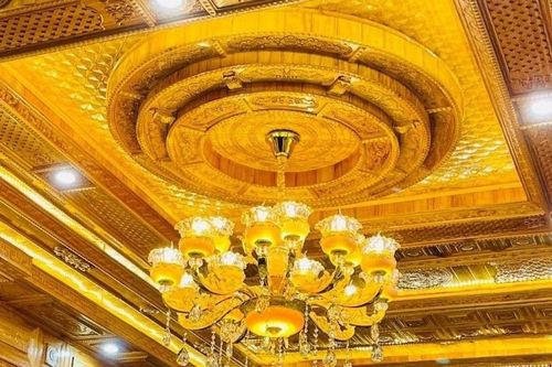 Những 'bức họa' tinh xảo bằng gỗ trên trần nhà