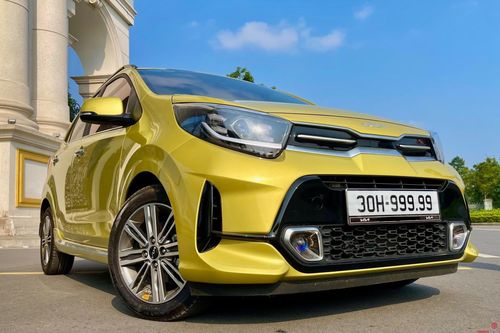 Những chiếc ô tô 'số đỏ' trúng biển ngũ quý 9, bán lại giá siêu đắt