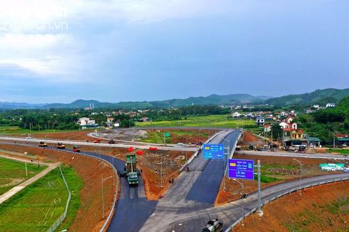 Cao tốc Nghi Sơn - Diễn Châu đoạn qua Nghệ An chạy nước rút trước thời điểm thông xe 2/9