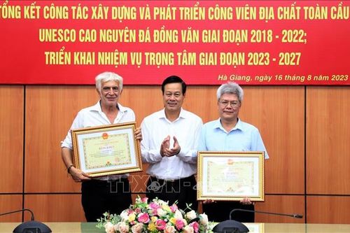 Phấn đấu giữ vững danh hiệu Công viên địa chất toàn cầu UNESCO Cao nguyên đá Đồng Văn