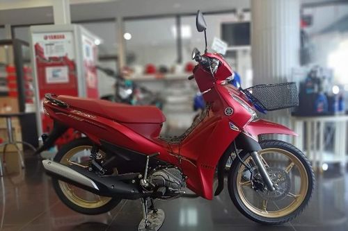 Yamaha Finn 2024 'made in Thailand' đẹp mê li với dàn áo đỏ thắm