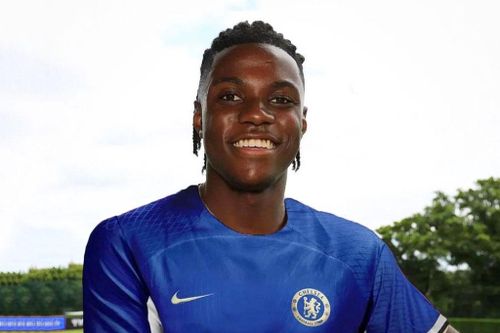 Hé lộ mức giá cao ngất ngưởng mà Chelsea phải chi ra để mua Romao Lavia