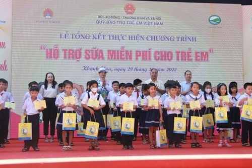 Dự án dinh dưỡng với trẻ em tiểu học tại các vùng khó khăn