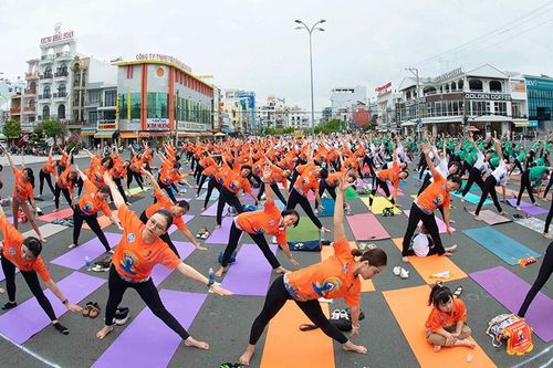 Rèn luyện sức khỏe bằng Yoga