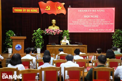 Thảo luận các giải pháp phát triển kinh tế - xã hội