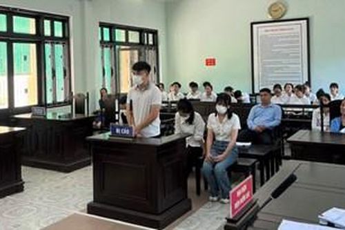 Từ Singapore điều hành đường dây mua bán trái phép hàng trăm tài khoản ngân hàng