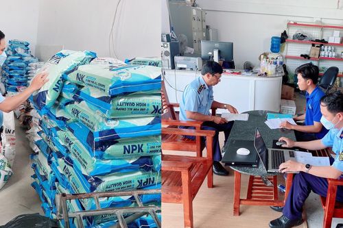 Đồng Tháp: Phát hiện 4,5 tấn phân bón vi phạm về nhãn hàng hóa