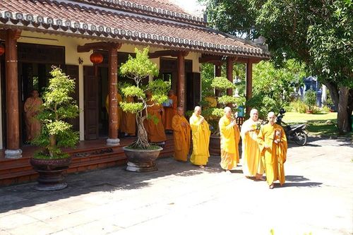 Quảng Nam: Ban Trị sự và Ban Tăng sự GHPGVN tỉnh thăm các đạo tràng An cư kiết hạ