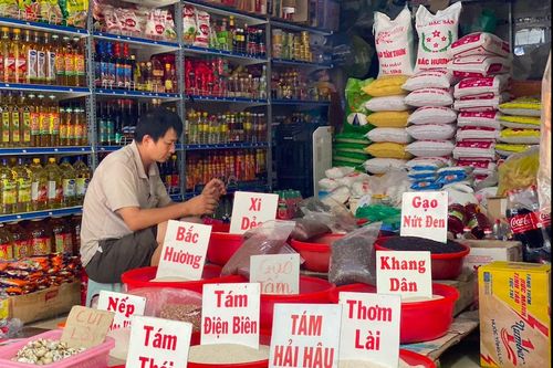 Hà Nội: Giá gạo biến động tại chợ dân sinh, siêu thị vẫn ổn định