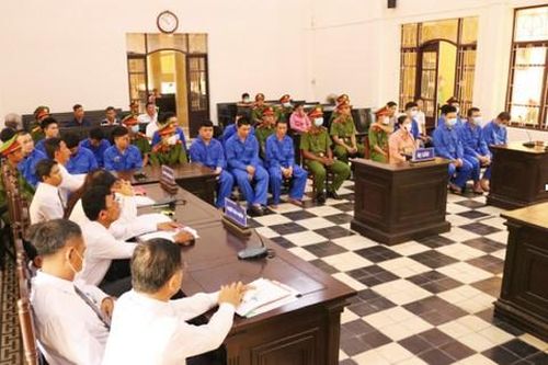 19 đối tượng mang nhiều súng đạn, đao kiếm hỗn chiến lãnh án nghiêm khắc