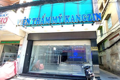 Thẩm mỹ viện để lao công căng da mặt cho khách: Bảo vệ thay chủ làm việc với cơ quan chức năng