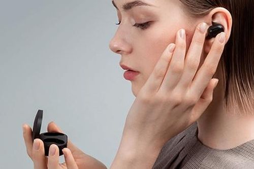 Đeo tai nghe nếu có dấu hiệu này cần dừng ngay, đây mới là cách đeo an toàn!
