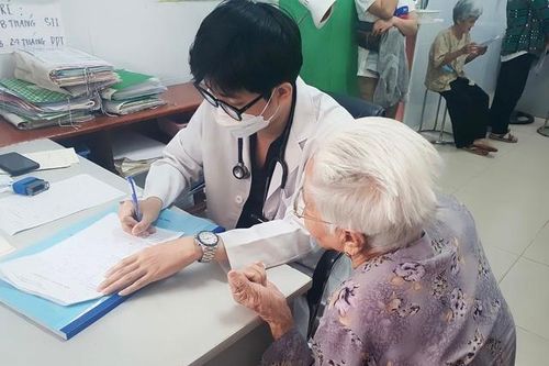 Bác sĩ ở TPHCM được đào tạo thế nào để có chứng chỉ hành nghề sau 18 tháng thực hành?