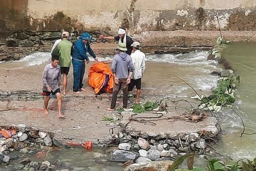 Tìm thấy thi thể 2 mẹ con bị lũ cuốn trôi ở Sơn La
