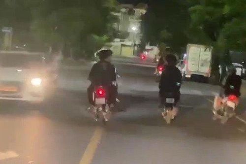 Xử lý nhóm thanh thiếu niên điều khiển mô tô lạng lách, đánh võng trên đường phố