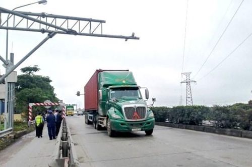 Xe quá tải che biển số 'né' trạm cân tự động trên Quốc lộ 5