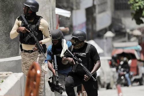 Hàng nghìn người dân Haiti chạy trốn bạo lực ở thủ đô