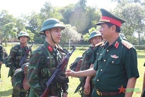 Trung tướng Hà Thọ Bình, Tư lệnh Quân khu 4 kiểm tra trực sẵn sàng chiến đấu tại các đơn vị