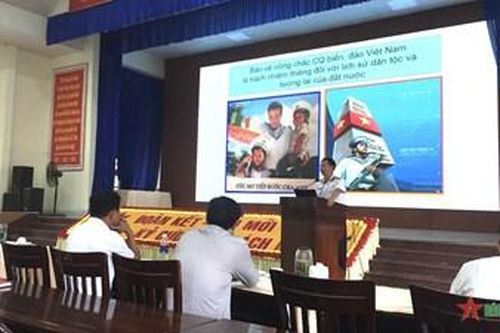 Lan tỏa tình yêu biển, đảo đến với đồng bào Tây Nguyên