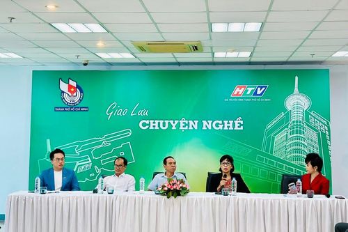 Tâm tình chuyện nghề đằng sau con chữ