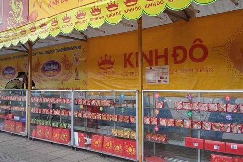 Bánh Trung thu tại TPHCM nhộn nhịp bày bán, sức mua dự báo giảm