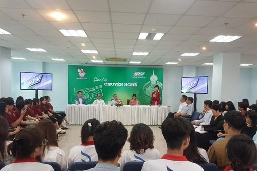 Giao lưu 'Tâm tình chuyện nghề đằng sau con chữ'