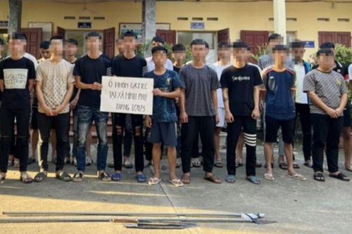 Khởi tố 21 đối tượng mang dao kiếm đi giải quyết mâu thuẫn trong đêm