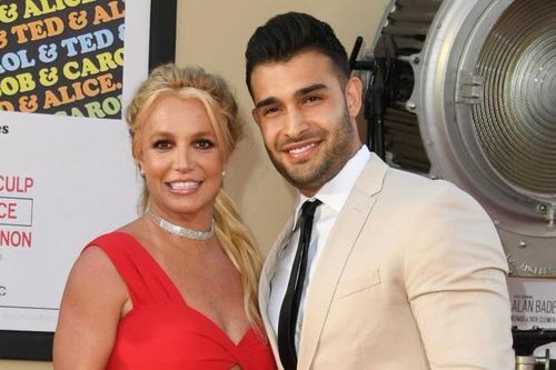 Chồng trẻ đệ đơn ly hôn Britney Spears, dọa sẽ tiết lộ bí mật để kiếm thêm tiền