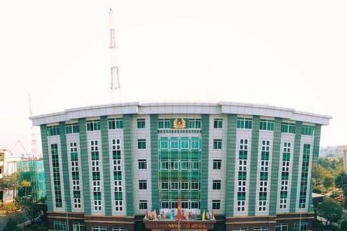 Bé trai 3 tháng tuổi tử vong nghi bị mẹ và cha dượng bạo hành