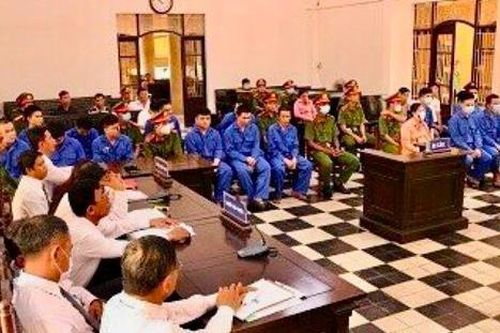 Tuyên án 19 bị cáo trong vụ giải quyết mâu thuẫn bằng súng và hung khí